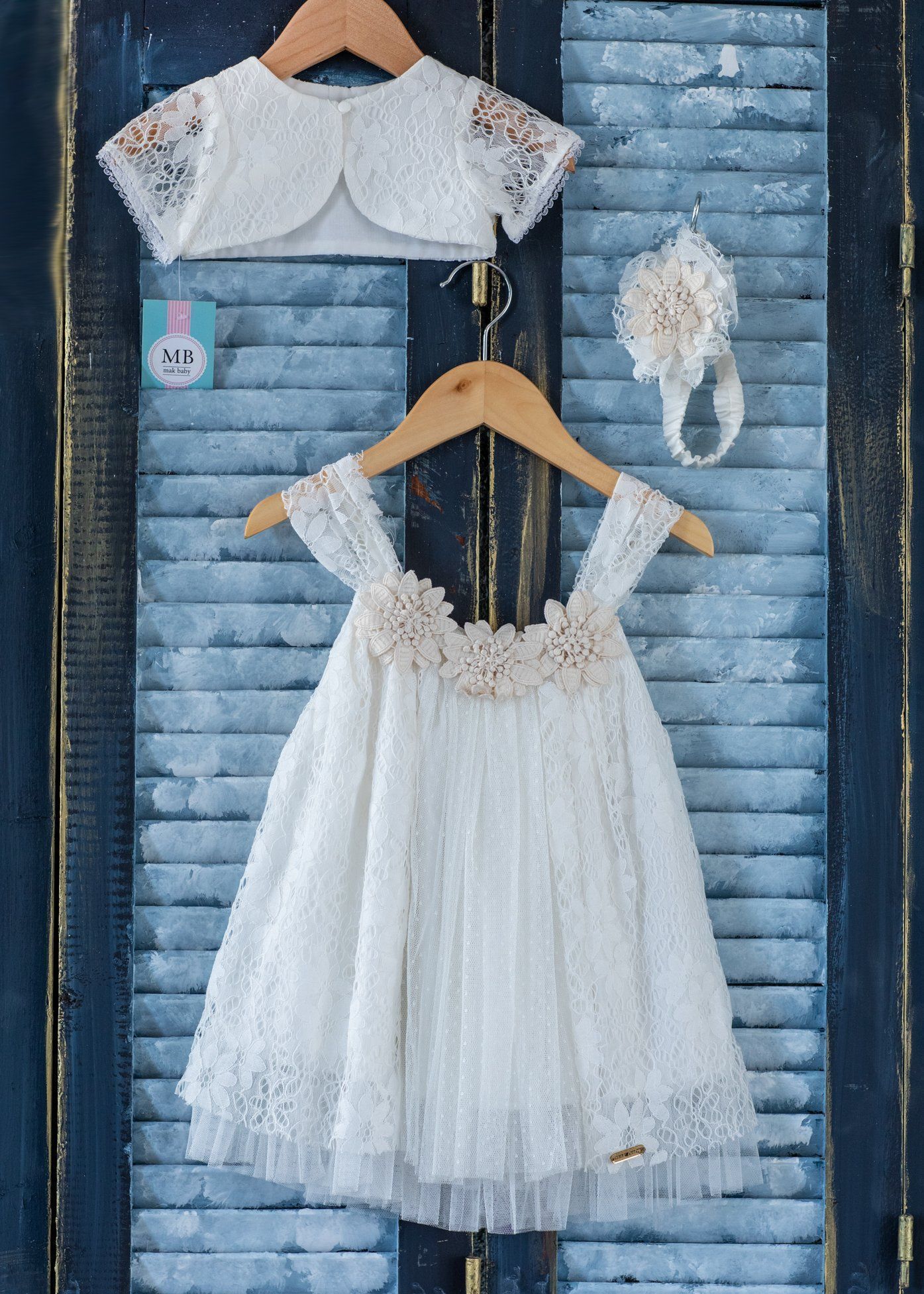 Mak baby βαπτιστικό φόρεμα λευκό με δαντέλα  με λουλουδάκια,μπολερο και κορδέλα